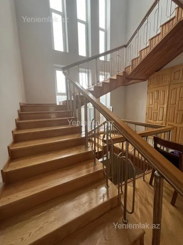 Satılır 6 otaqlı həyət evi 450 m²