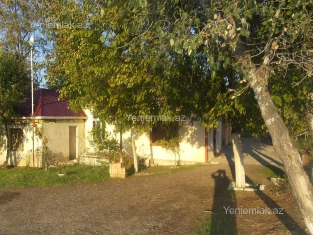 Satılır 2 otaqlı obyekt 300 m²