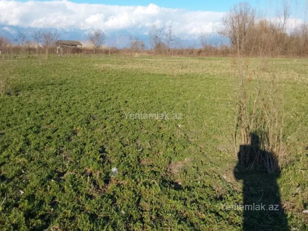Satılır torpaq sahəsi