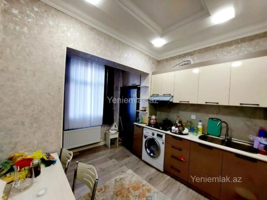Satılır 3 otaqlı köhnə tikili 70 m²
