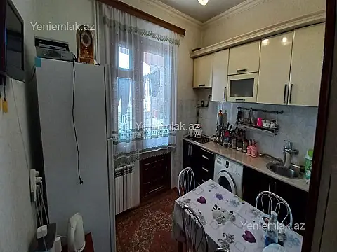 Satılır 3 otaqlı köhnə tikili 80 m²