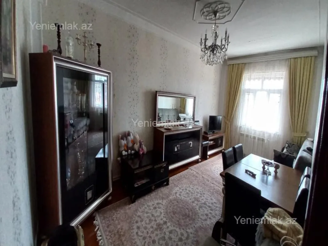 Satılır 3 otaqlı köhnə tikili 80 m²