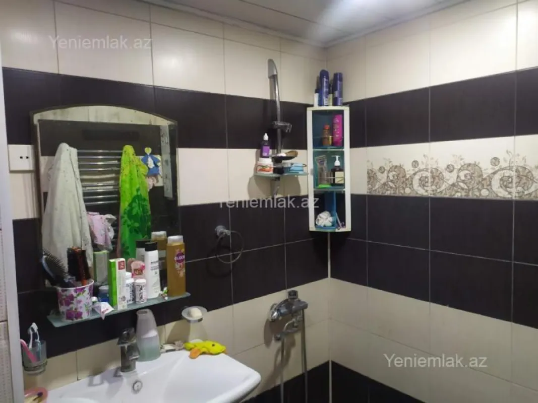 Satılır 3 otaqlı köhnə tikili 80 m²