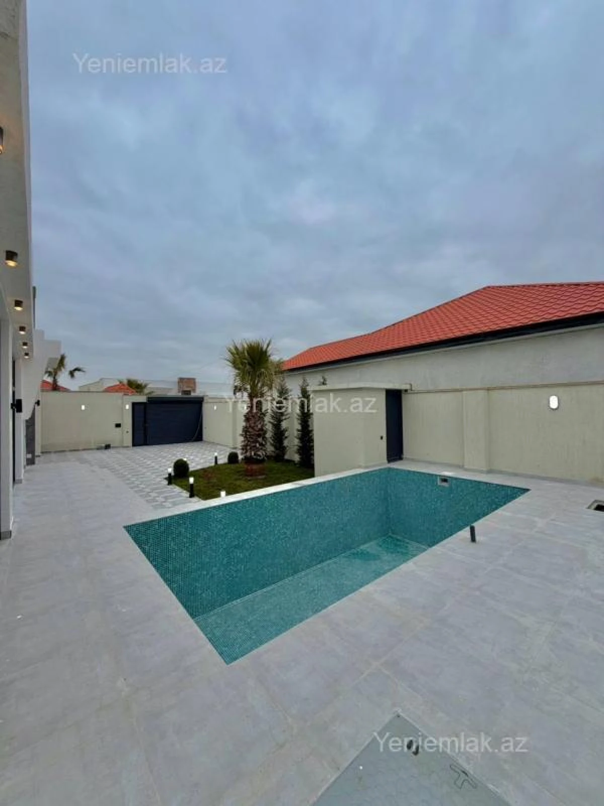 Satılır 4 otaqlı həyət evi 200 m²