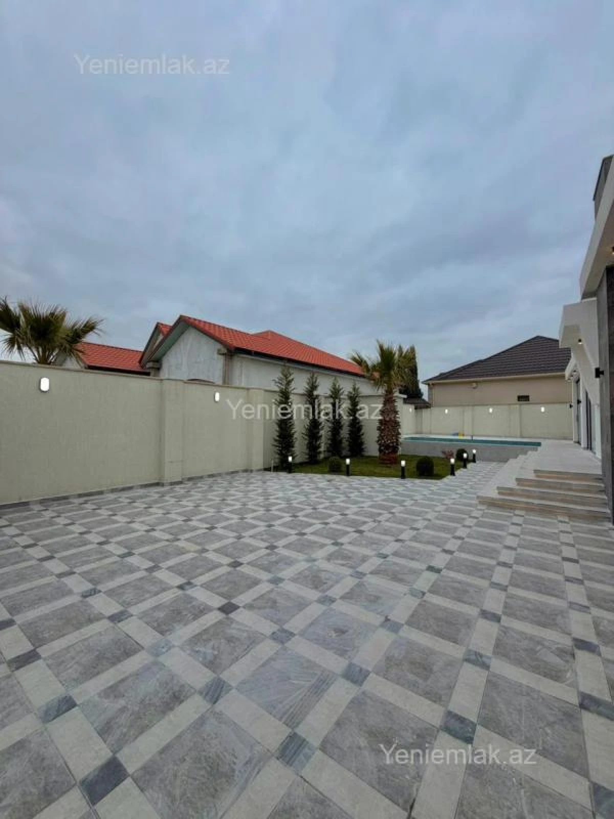 Satılır 4 otaqlı həyət evi 200 m²