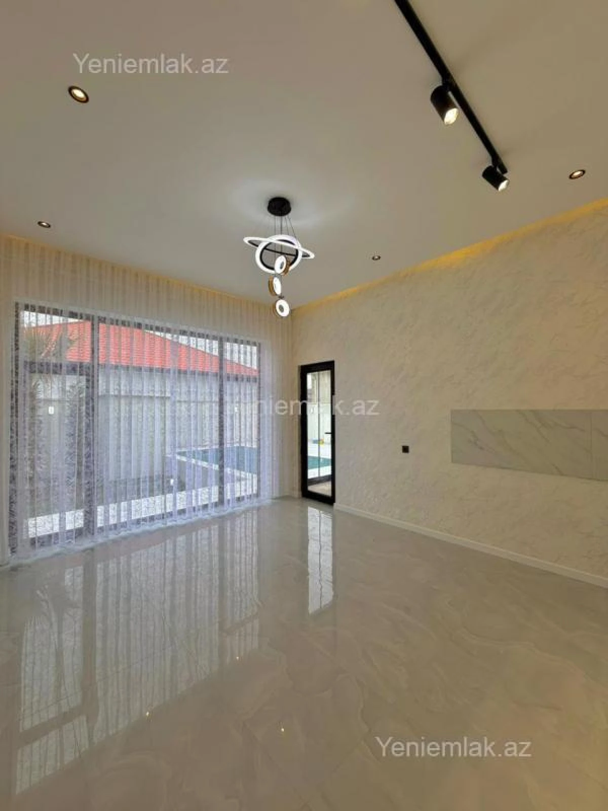 Satılır 4 otaqlı həyət evi 200 m²