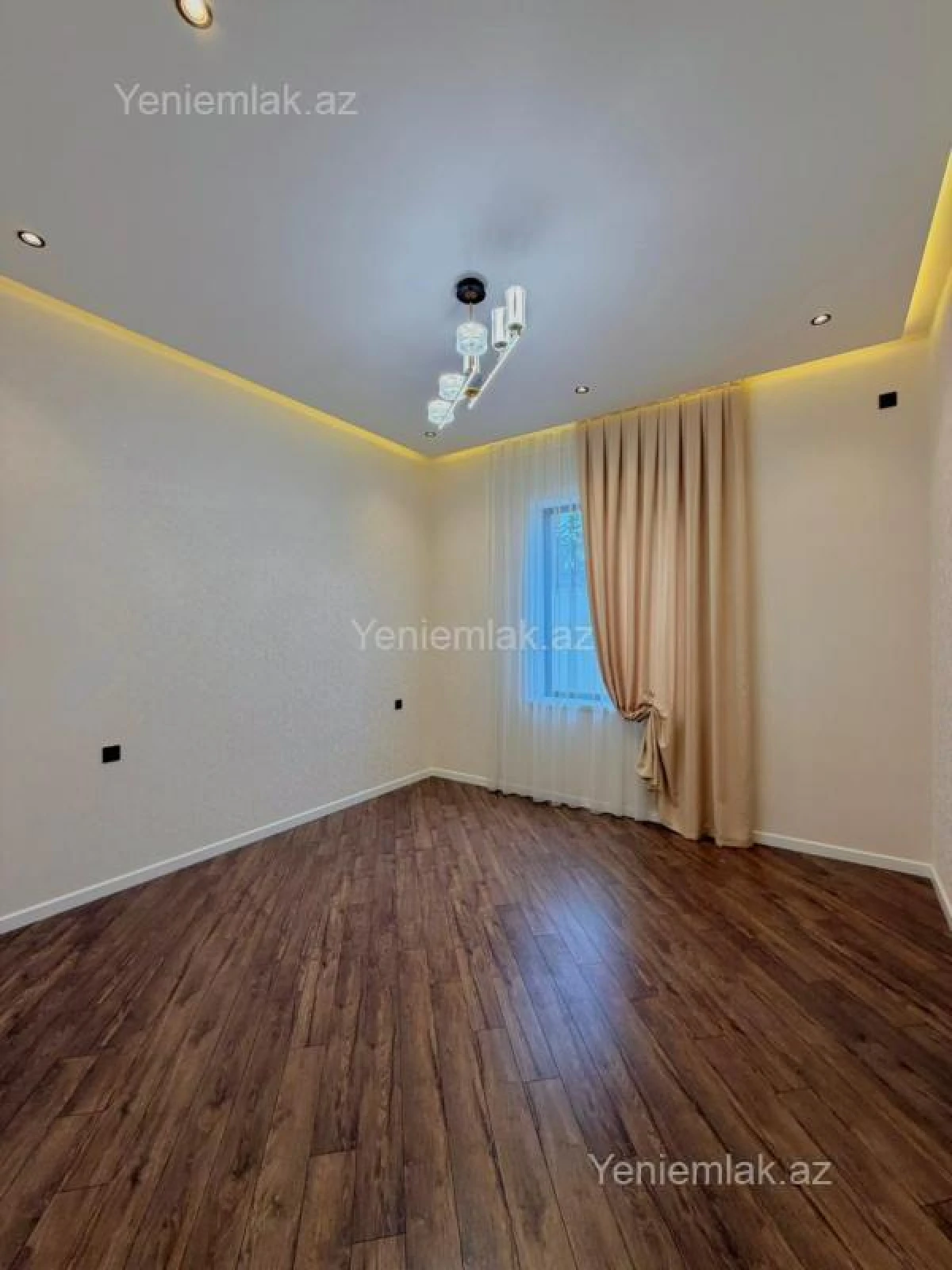 Satılır 4 otaqlı həyət evi 200 m²