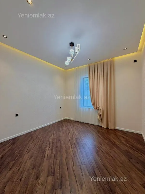 Satılır 4 otaqlı həyət evi 200 m²