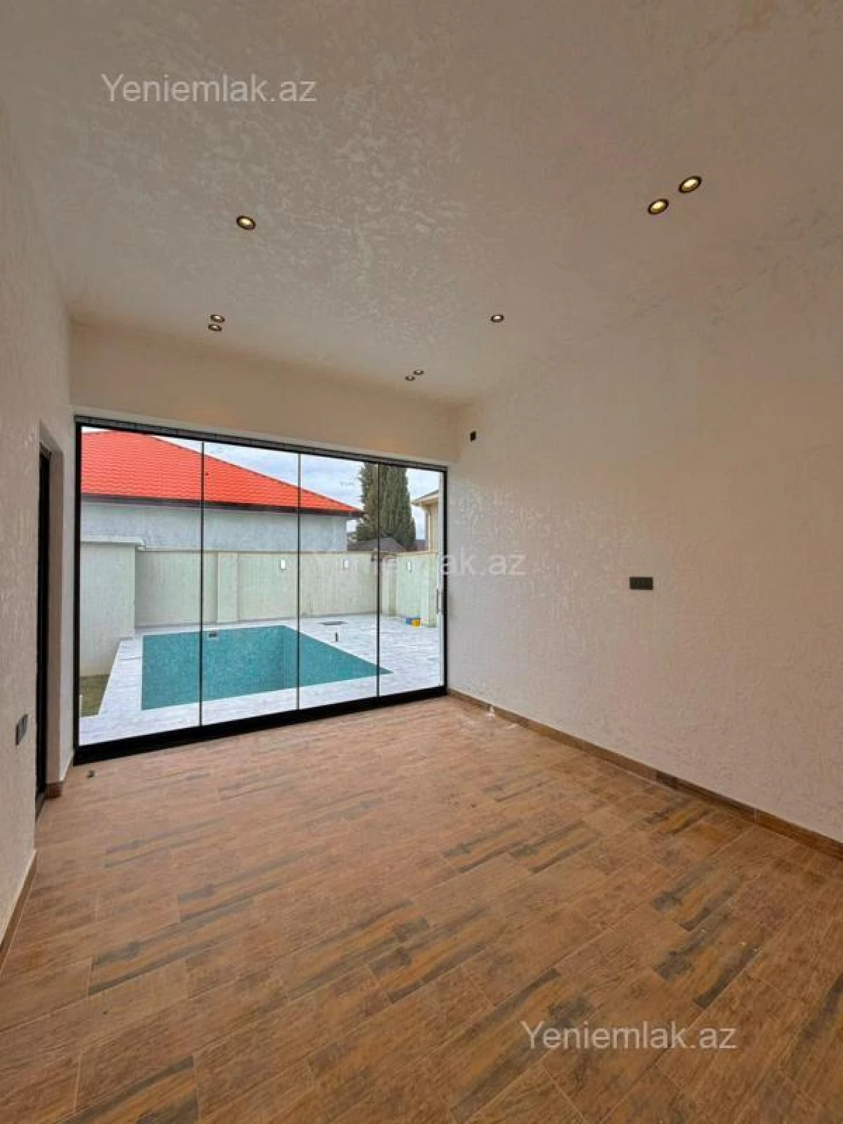 Satılır 4 otaqlı həyət evi 200 m²