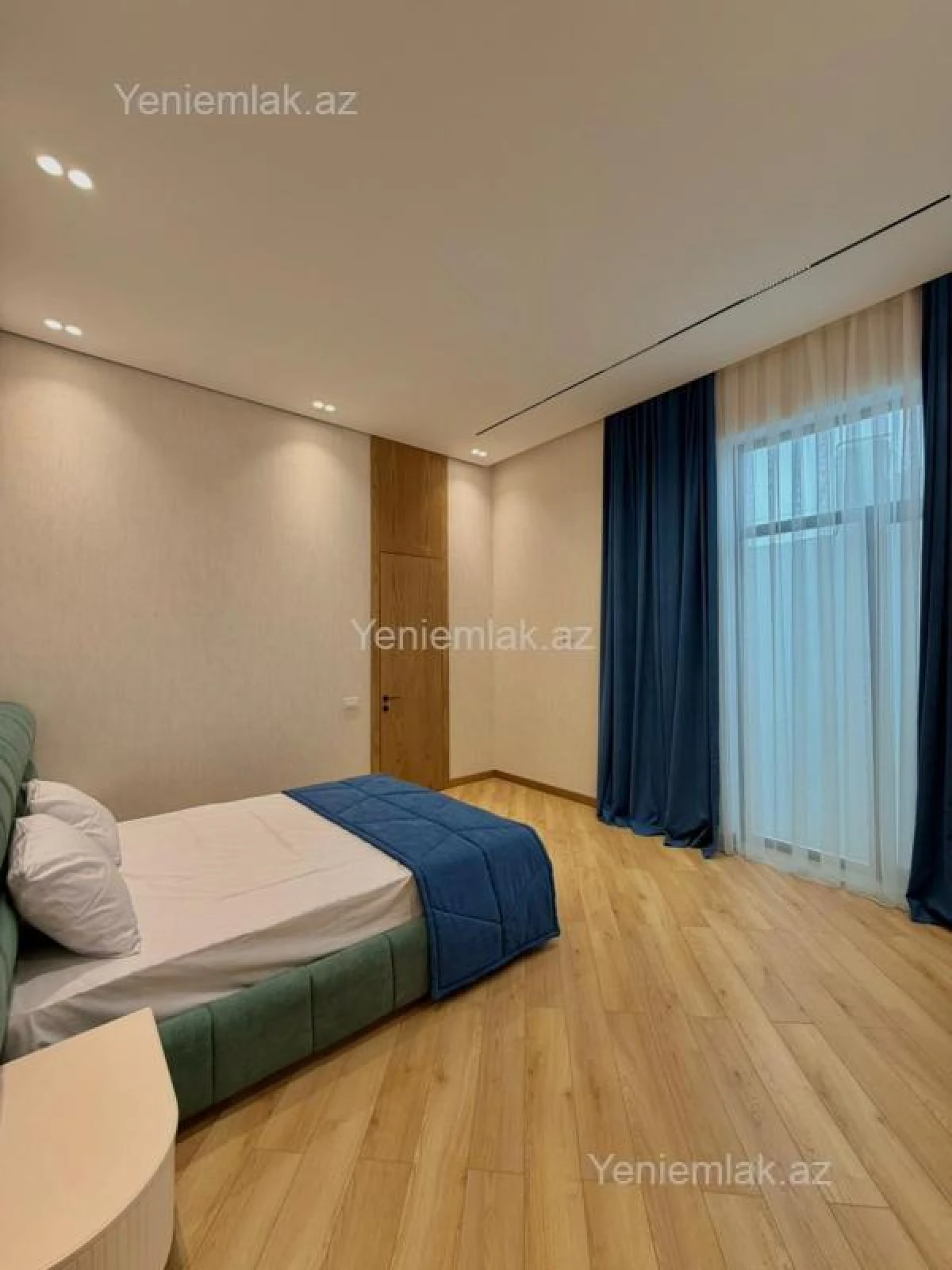 Satılır 5 otaqlı həyət evi 250 m²