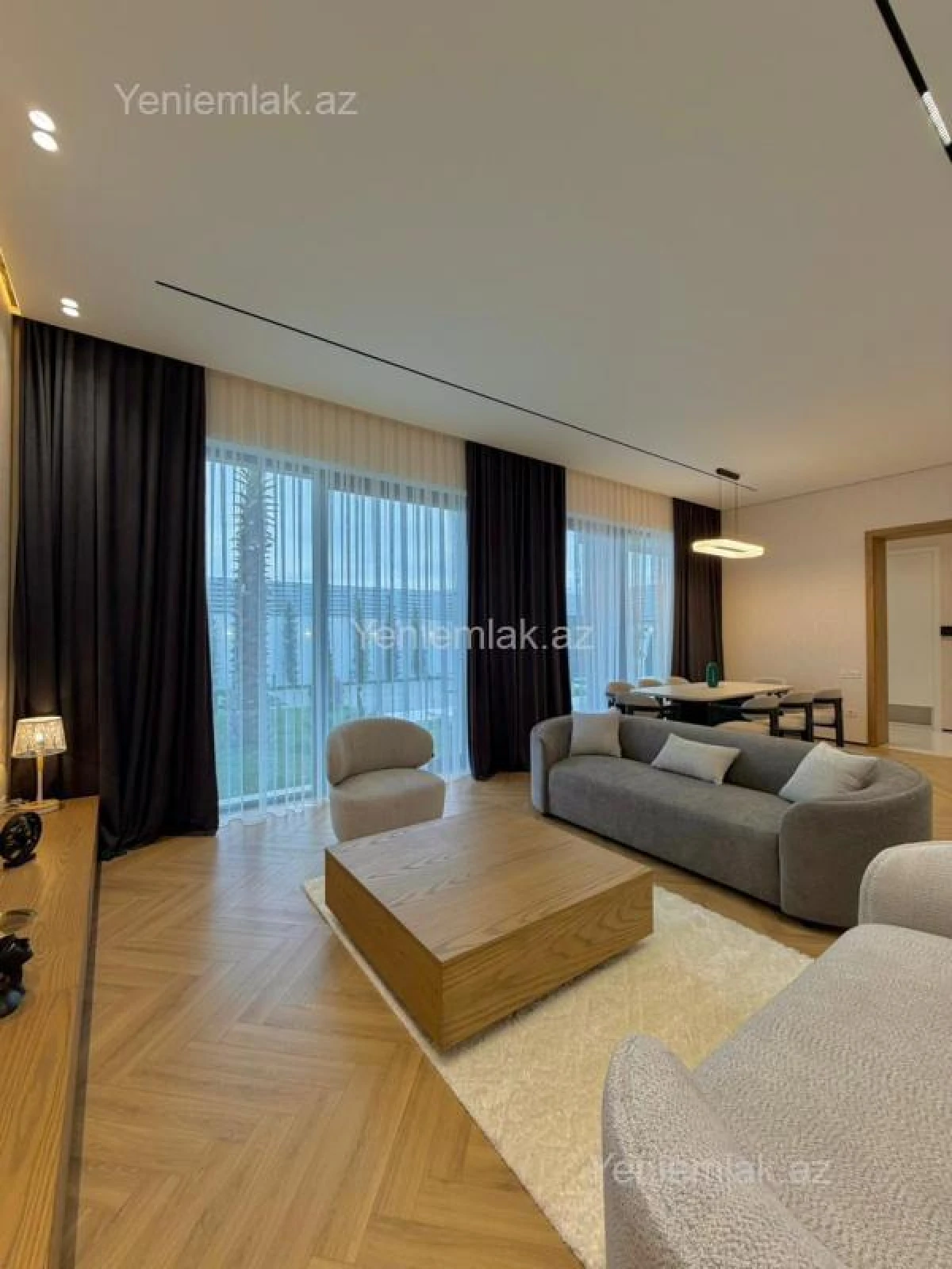 Satılır 5 otaqlı həyət evi 250 m²