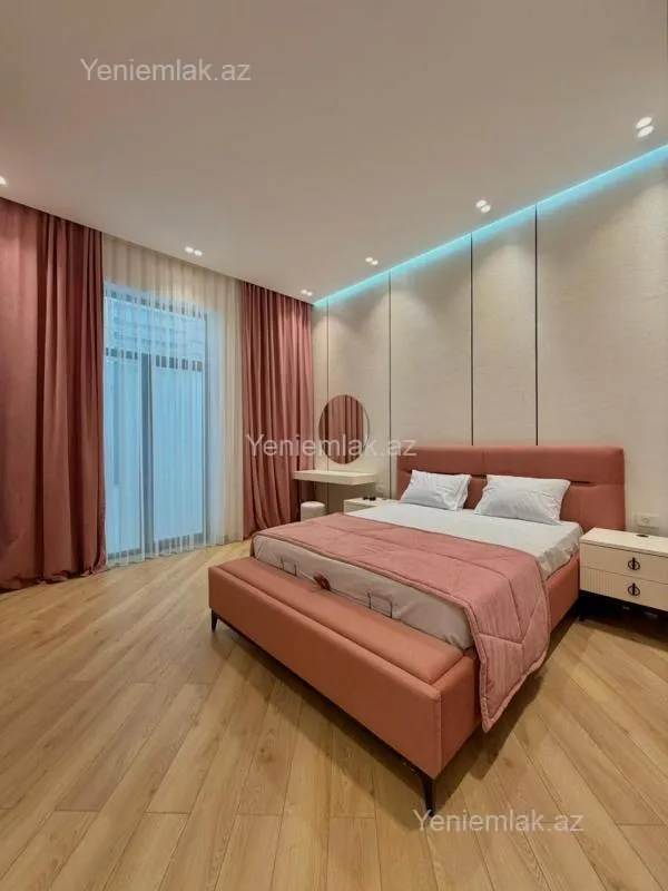 Satılır 5 otaqlı həyət evi 250 m²