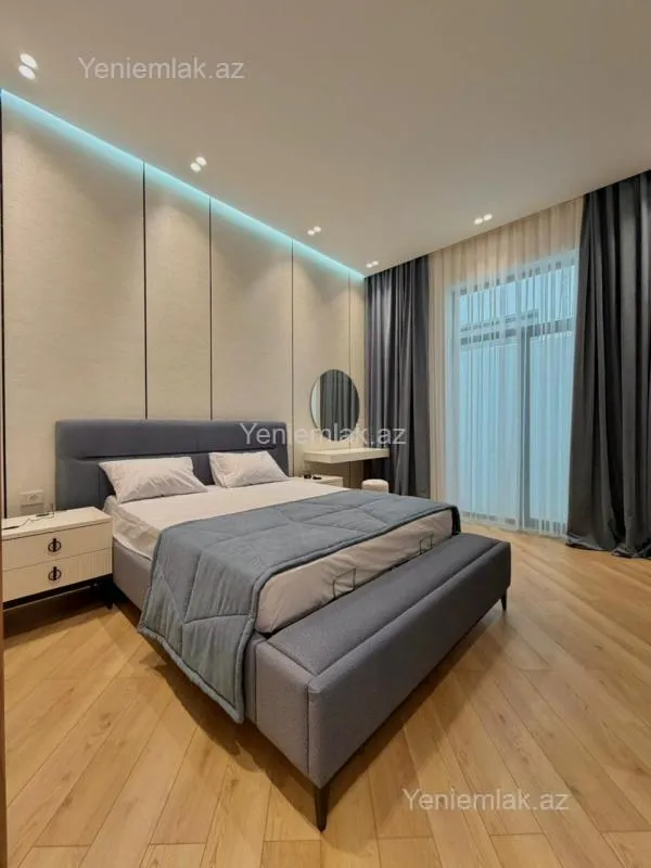 Satılır 5 otaqlı həyət evi 250 m²