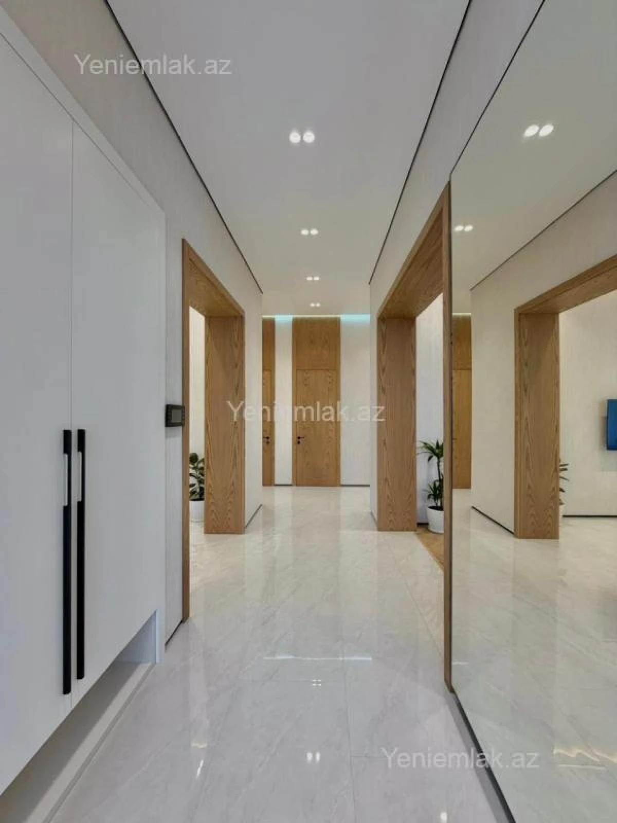 Satılır 5 otaqlı həyət evi 250 m²