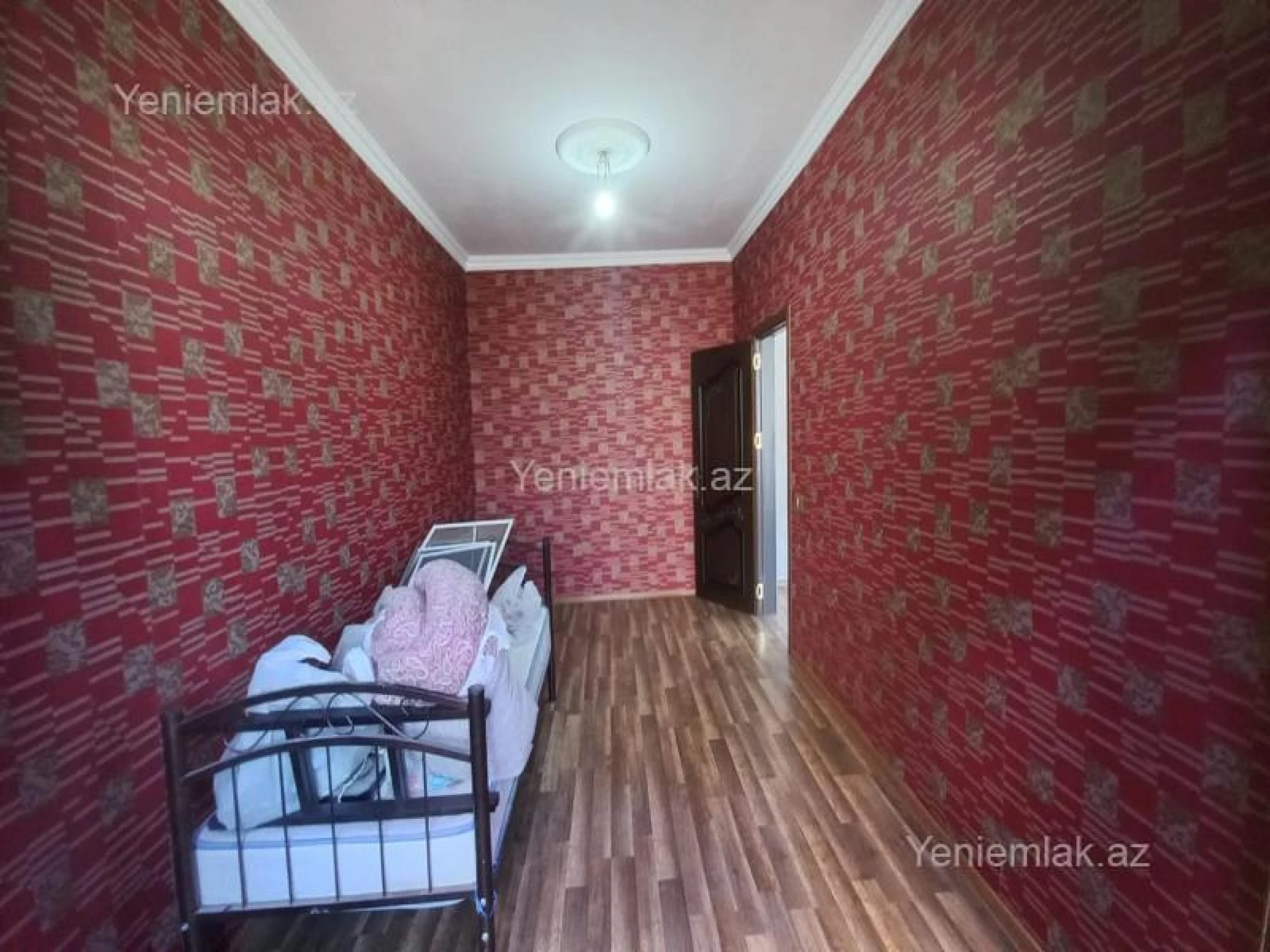 Satılır 4 otaqlı köhnə tikili 82 m²