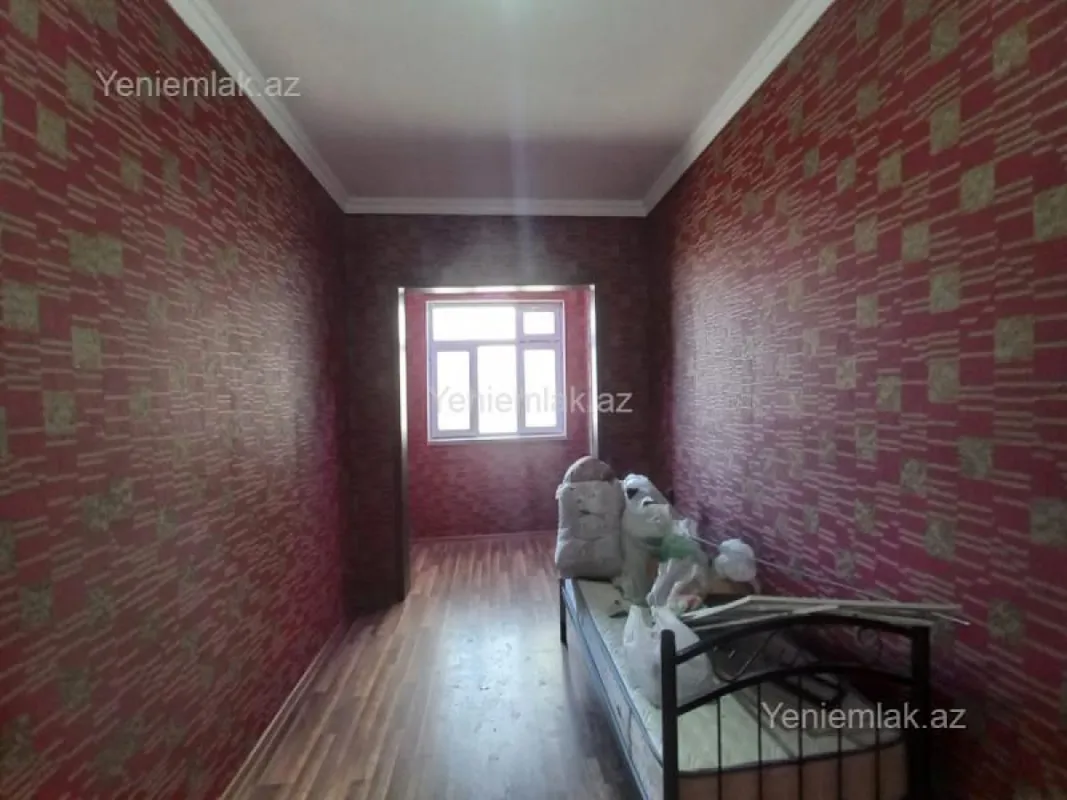 Satılır 4 otaqlı köhnə tikili 82 m²