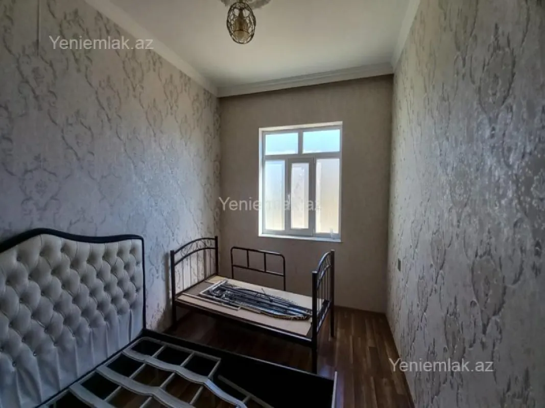 Satılır 4 otaqlı köhnə tikili 82 m²