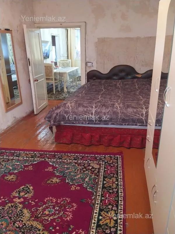 Satılır 2 otaqlı köhnə tikili 55 m²