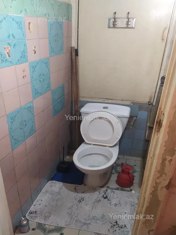 Satılır 2 otaqlı köhnə tikili 55 m²