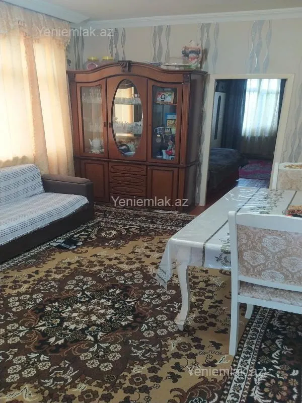 Satılır 2 otaqlı köhnə tikili 55 m²