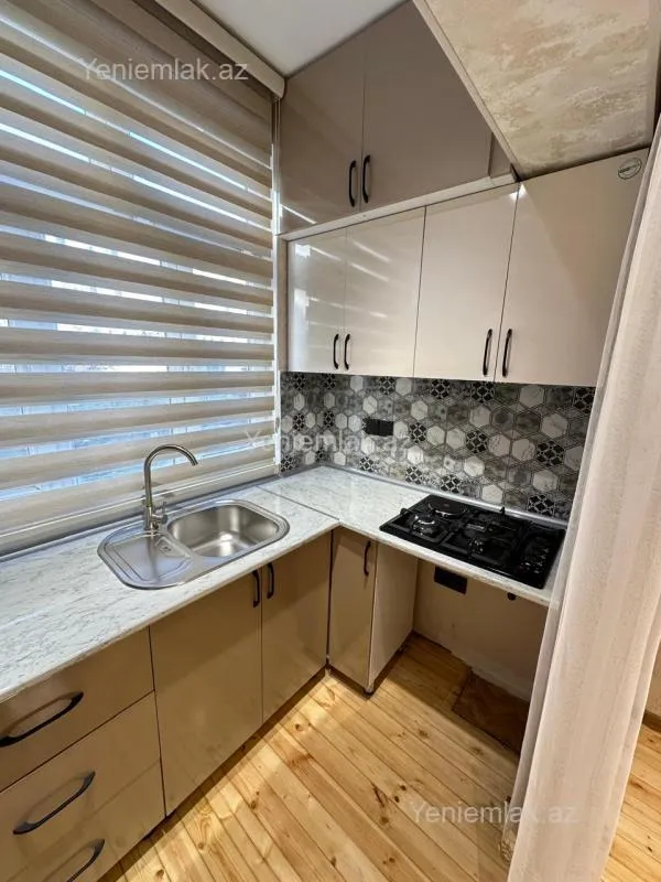 Satılır 1 otaqlı köhnə tikili 40 m²