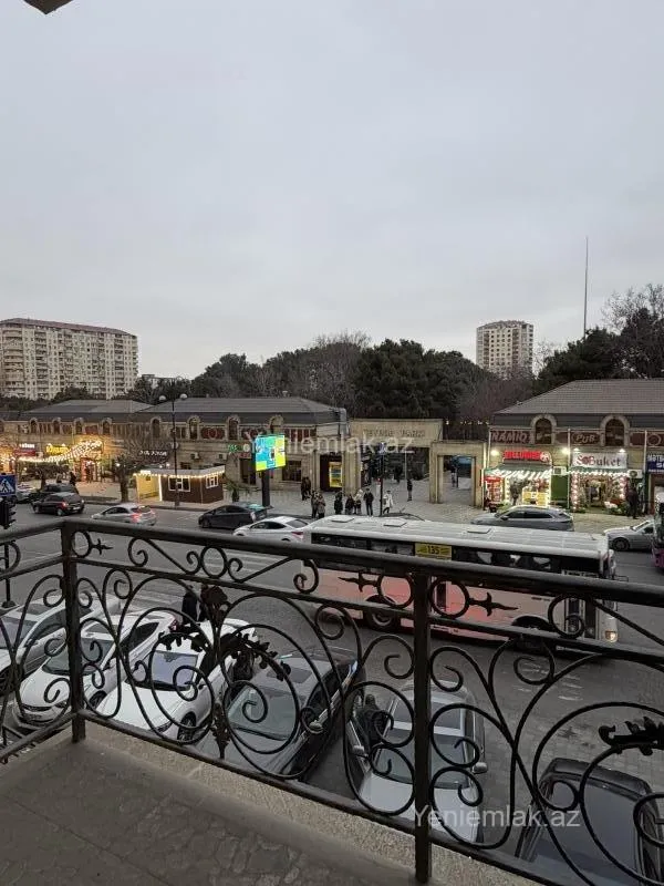 Satılır 4 otaqlı yeni tikili 135 m²