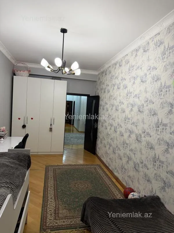 Satılır 4 otaqlı yeni tikili 135 m²