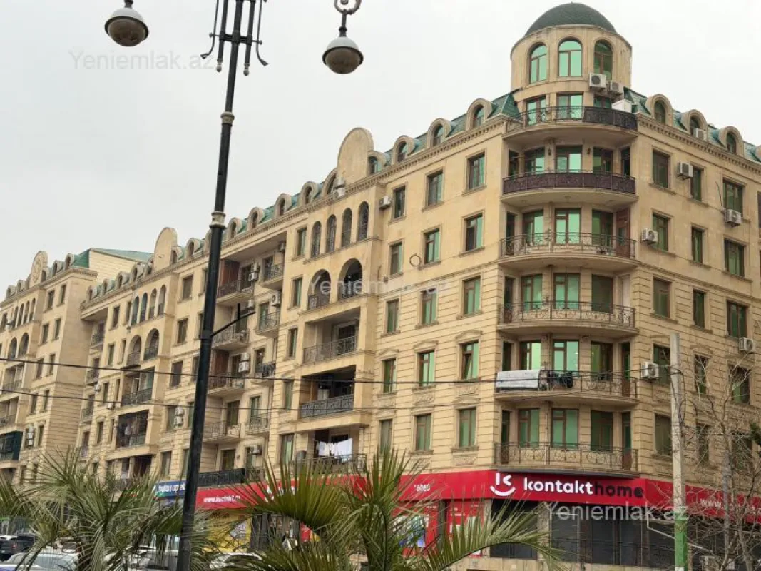 Satılır 4 otaqlı yeni tikili 135 m²