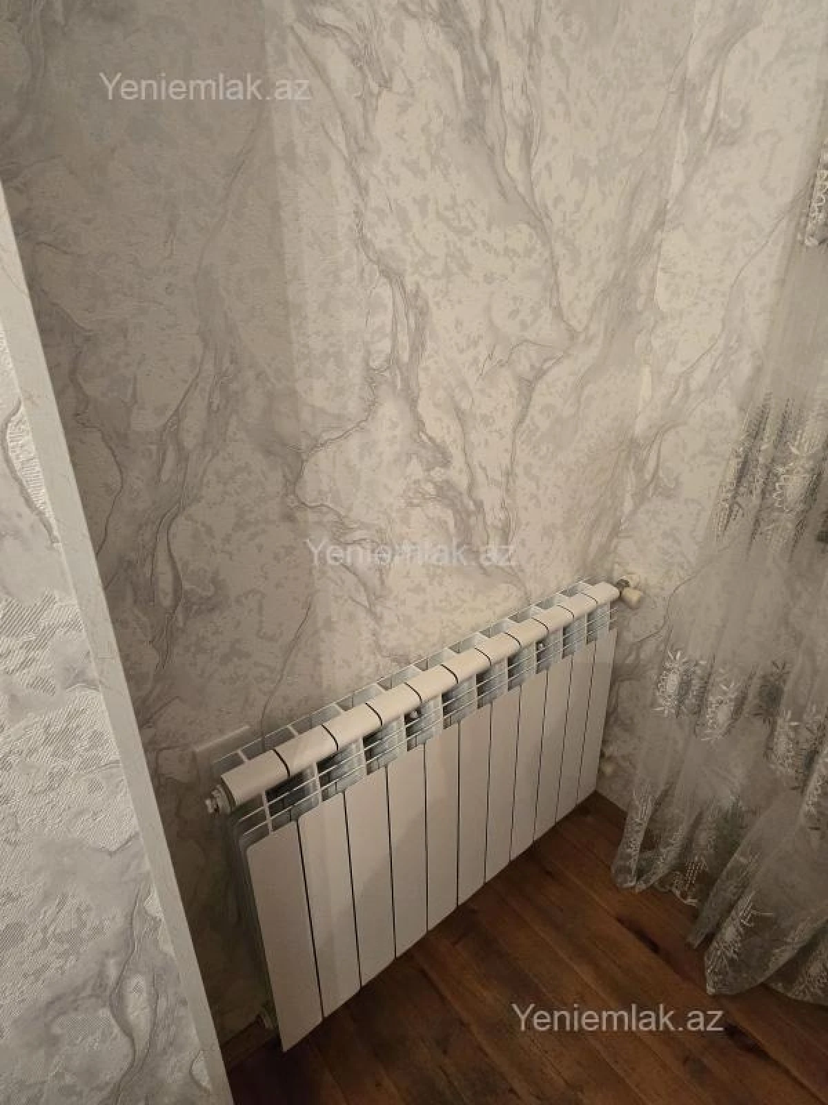 Satılır 1 otaqlı köhnə tikili 35 m²