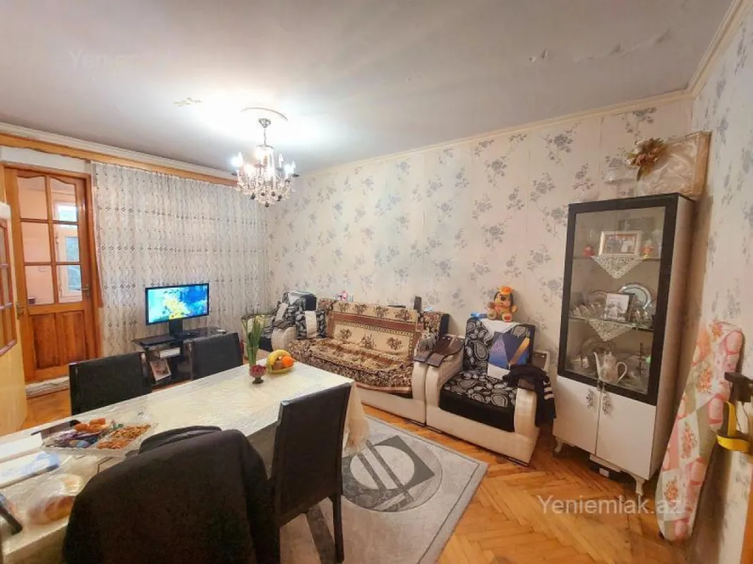 Satılır 2 otaqlı köhnə tikili 55 m²