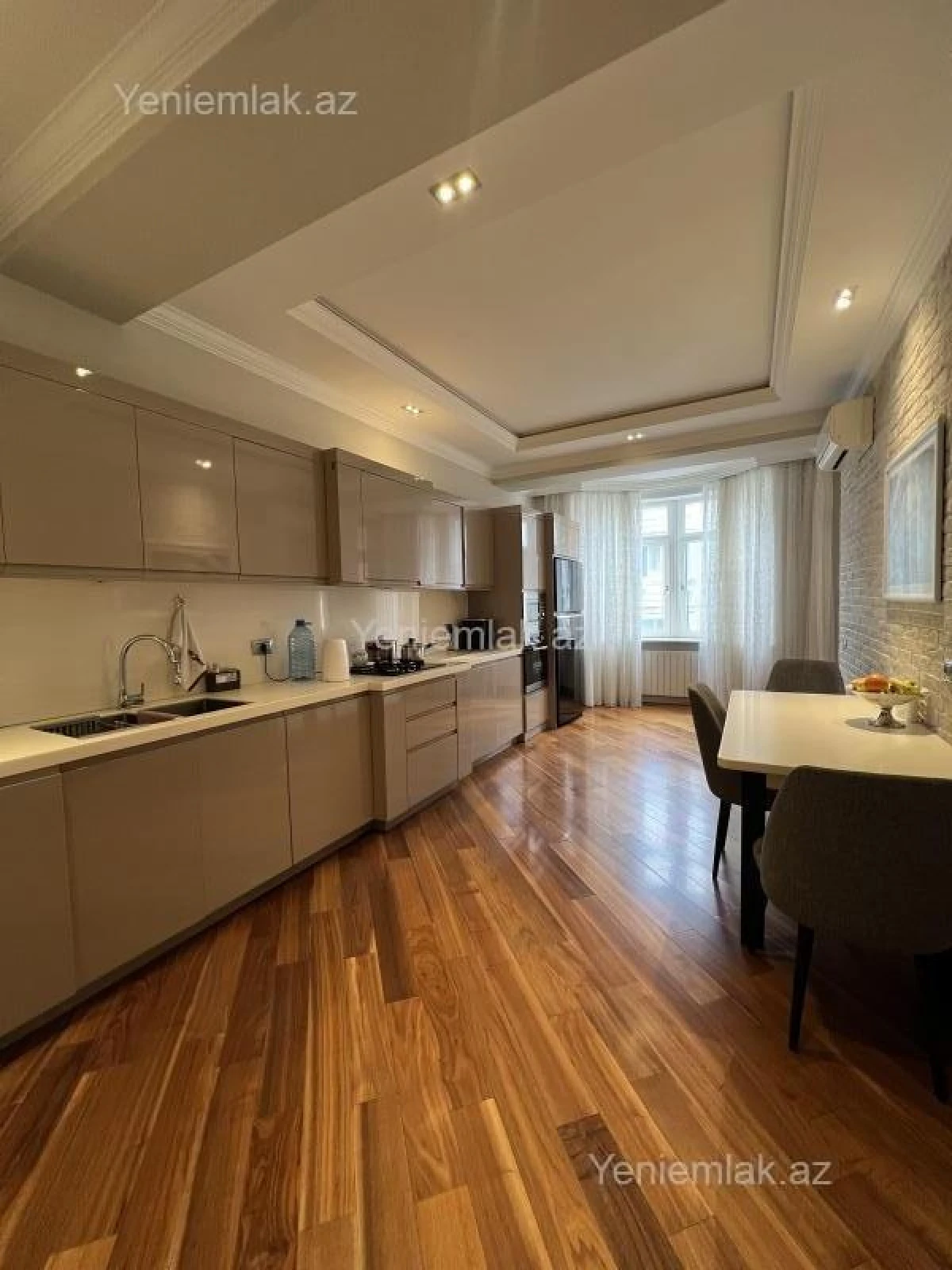 Satılır 4 otaqlı yeni tikili 214 m²