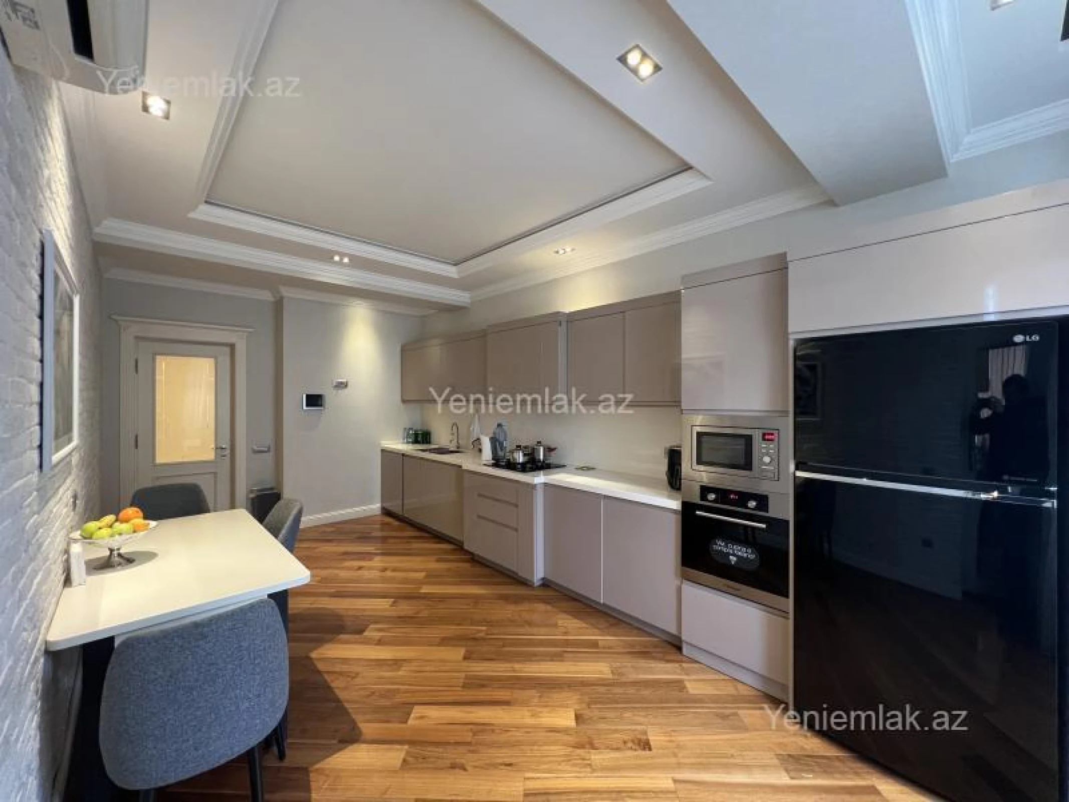 Satılır 4 otaqlı yeni tikili 214 m²