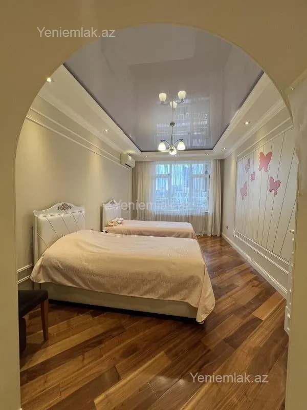 Satılır 4 otaqlı yeni tikili 214 m²