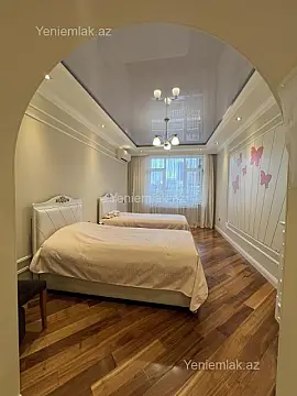 Satılır 4 otaqlı yeni tikili 214 m²