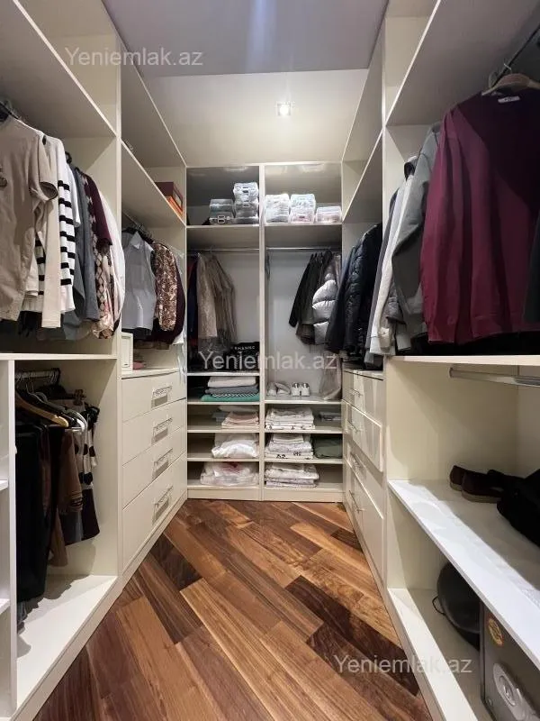 Satılır 4 otaqlı yeni tikili 214 m²