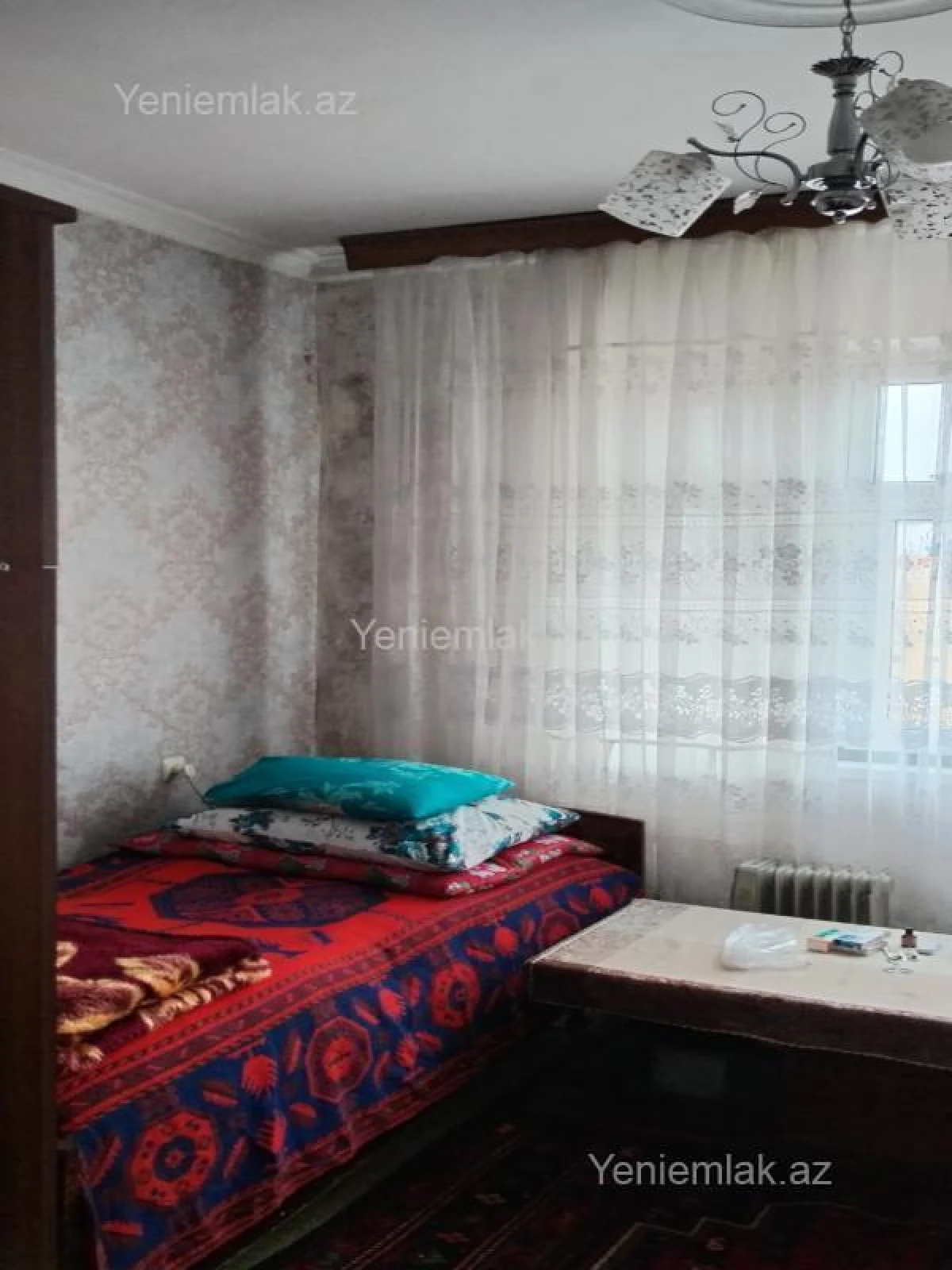 Satılır 4 otaqlı köhnə tikili 90 m²