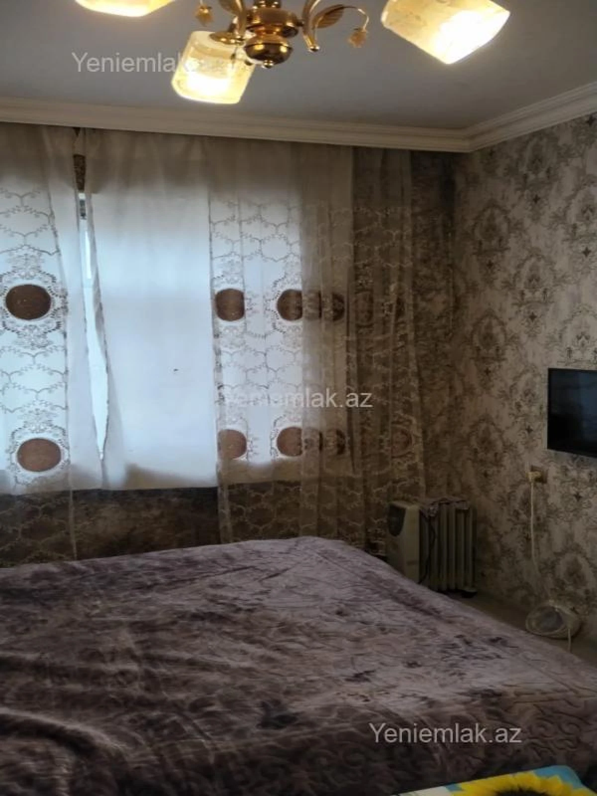 Satılır 4 otaqlı köhnə tikili 90 m²
