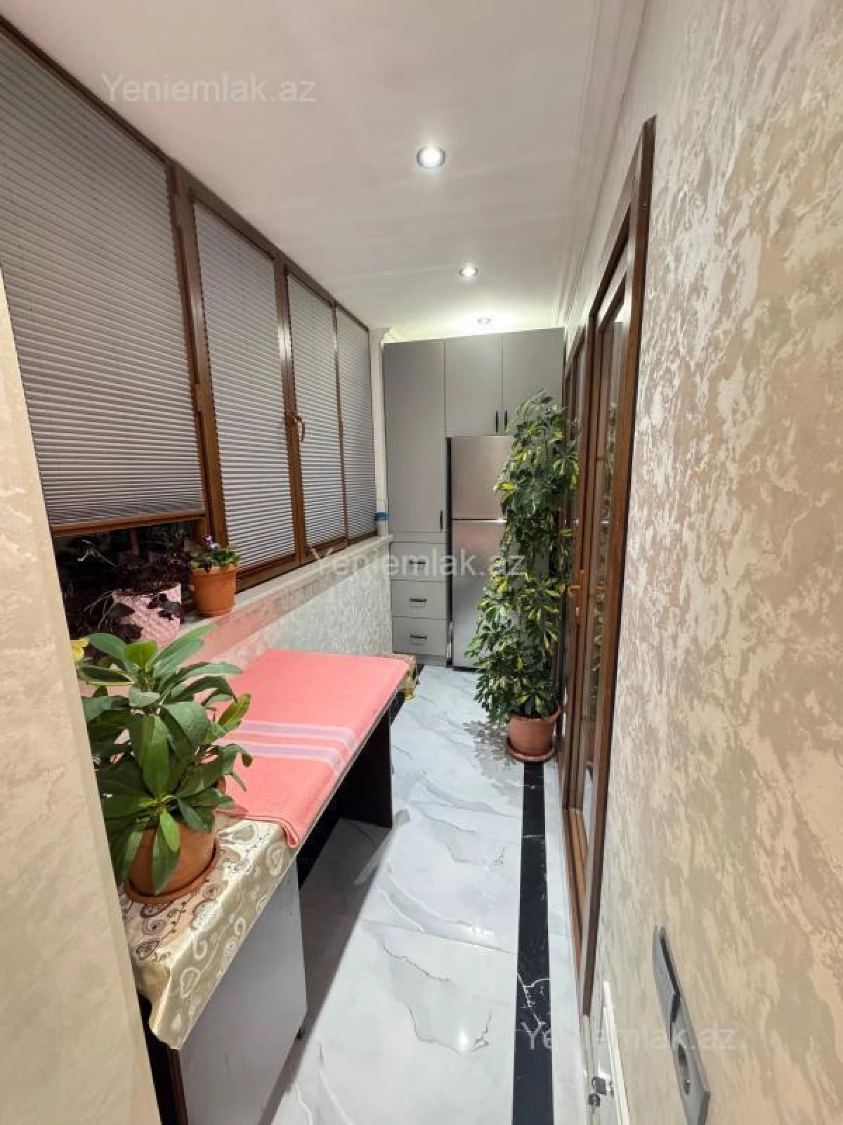 Satılır 3 otaqlı köhnə tikili 72 m²