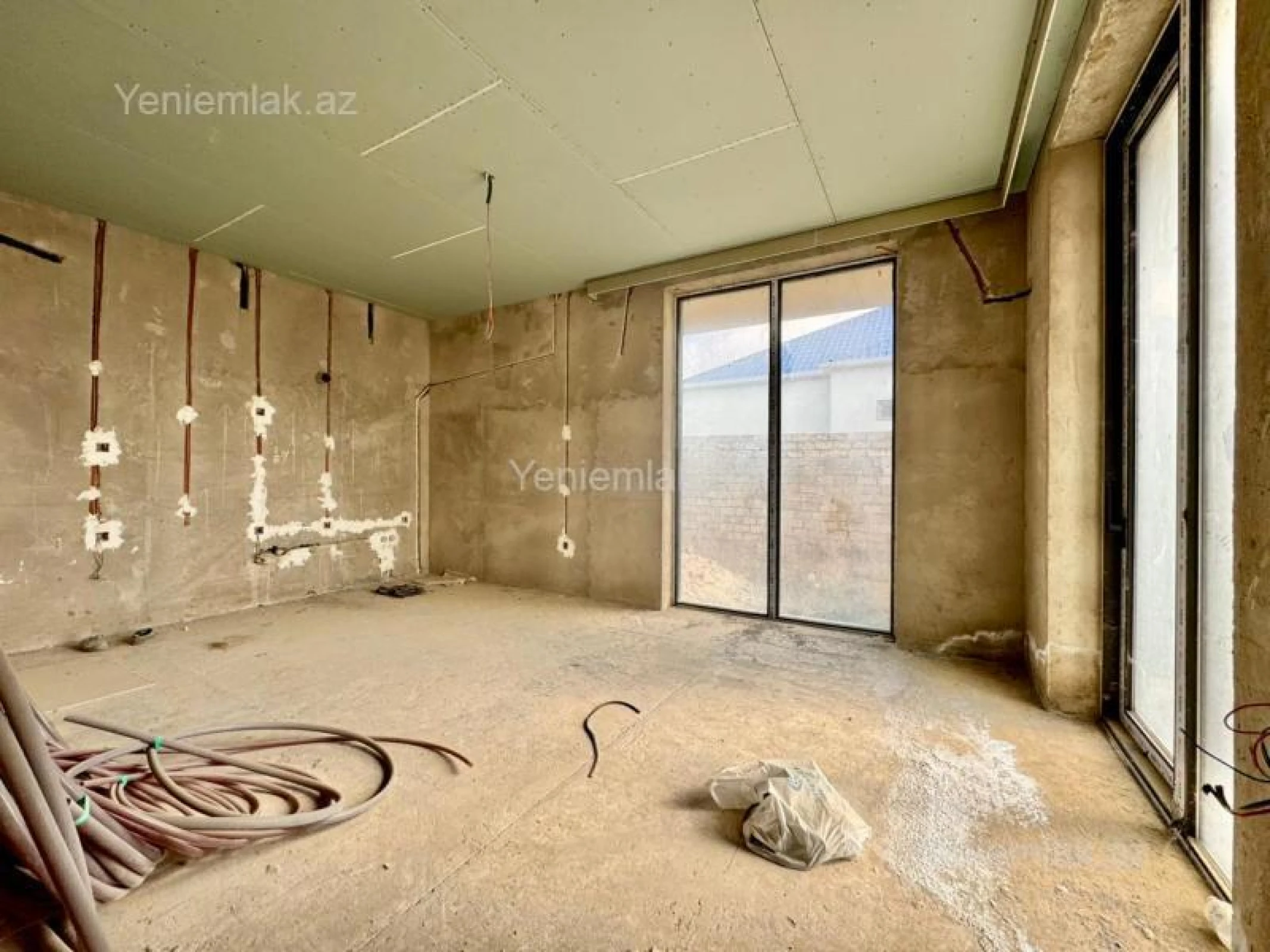 Satılır 6 otaqlı həyət evi 350 m²