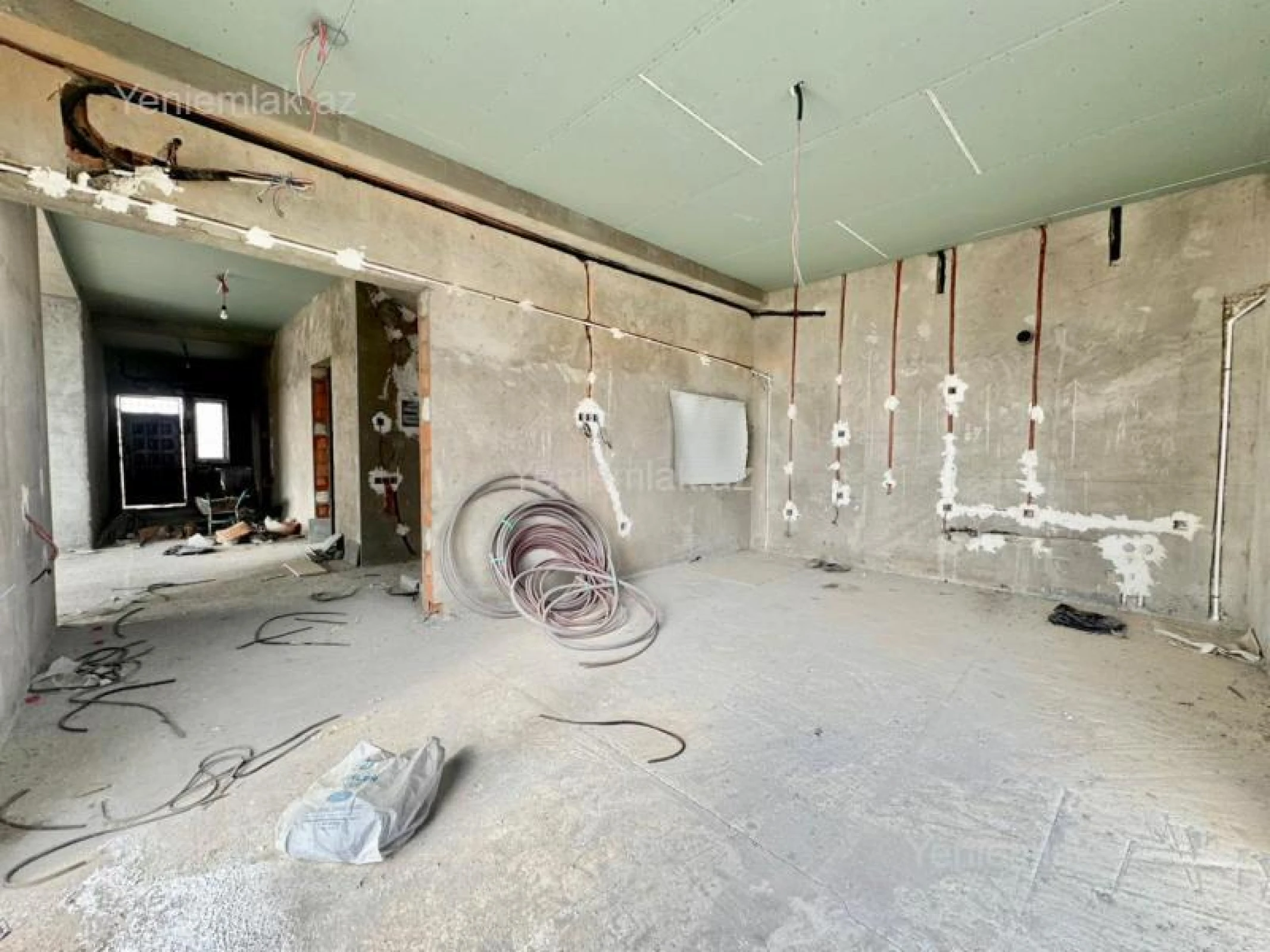 Satılır 6 otaqlı həyət evi 350 m²