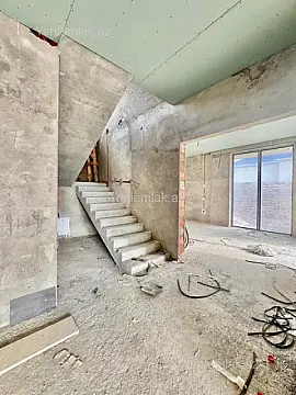 Satılır 6 otaqlı həyət evi 350 m²