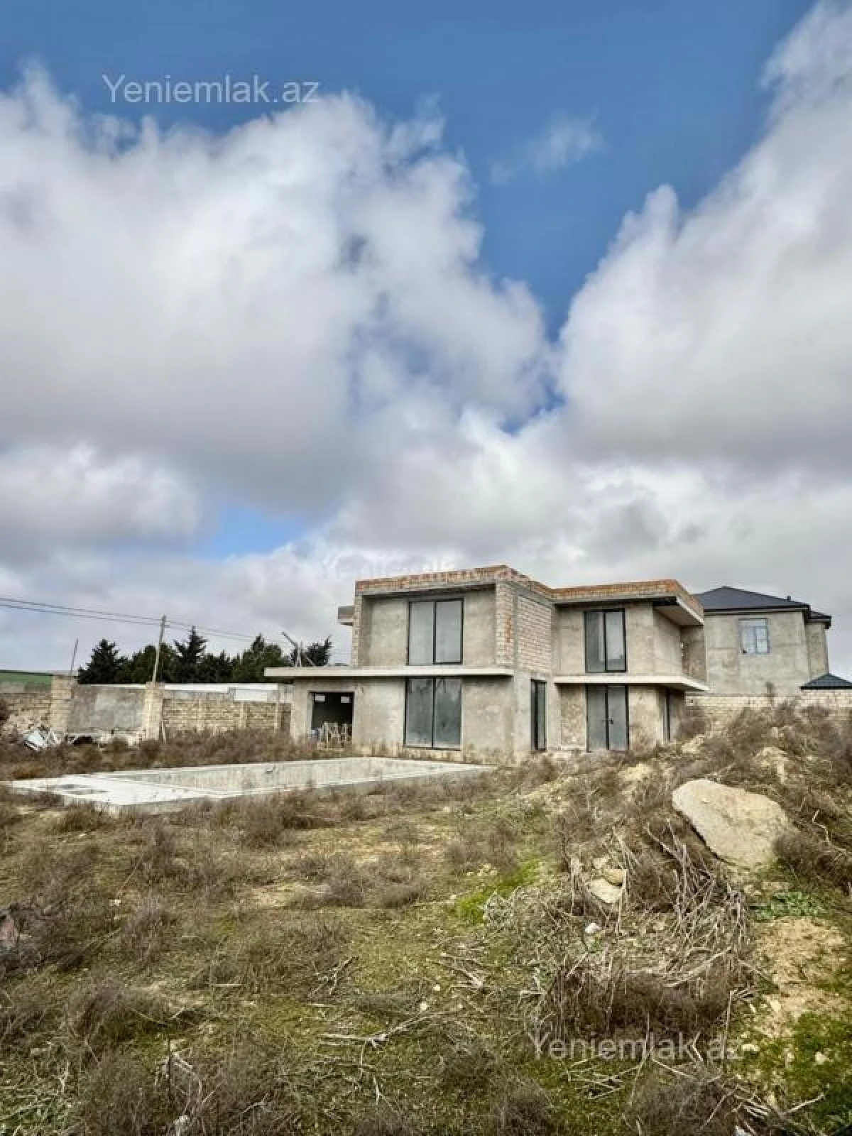 Satılır 6 otaqlı həyət evi 350 m²