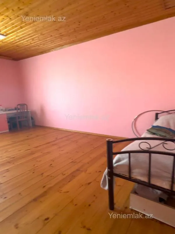 Satılır 5 otaqlı həyət evi 210 m²