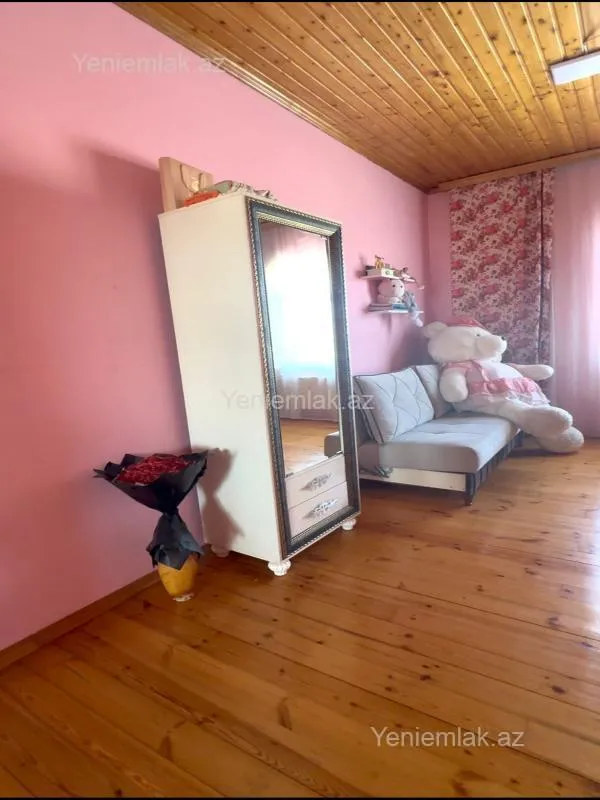 Satılır 5 otaqlı həyət evi 210 m²