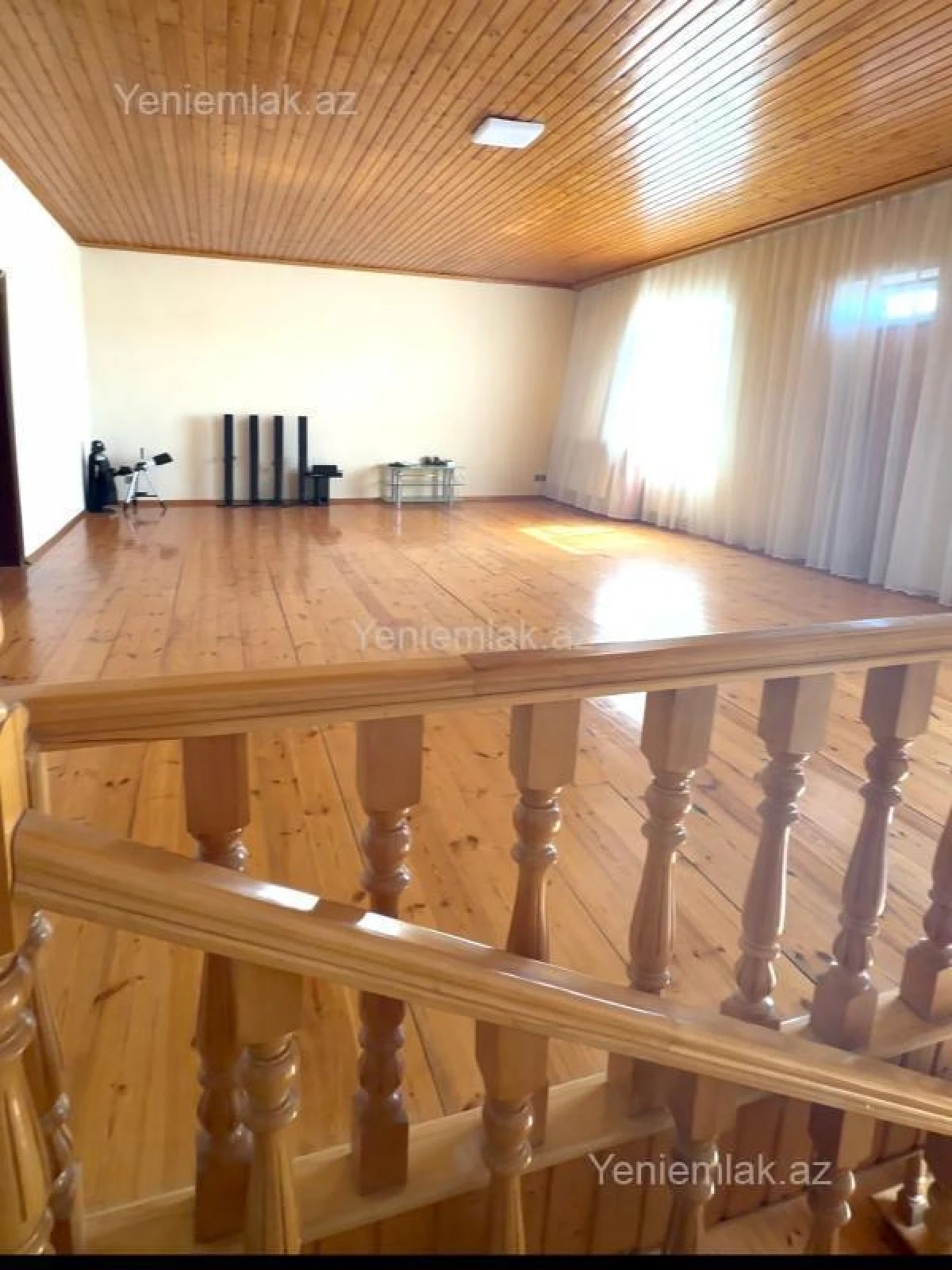 Satılır 5 otaqlı həyət evi 210 m²