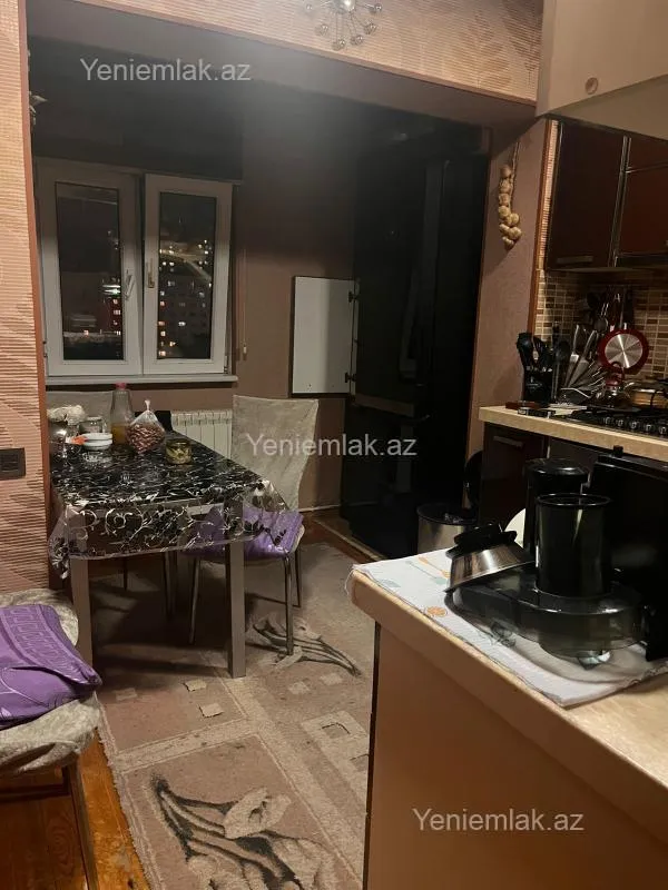 Satılır 3 otaqlı köhnə tikili 80 m²