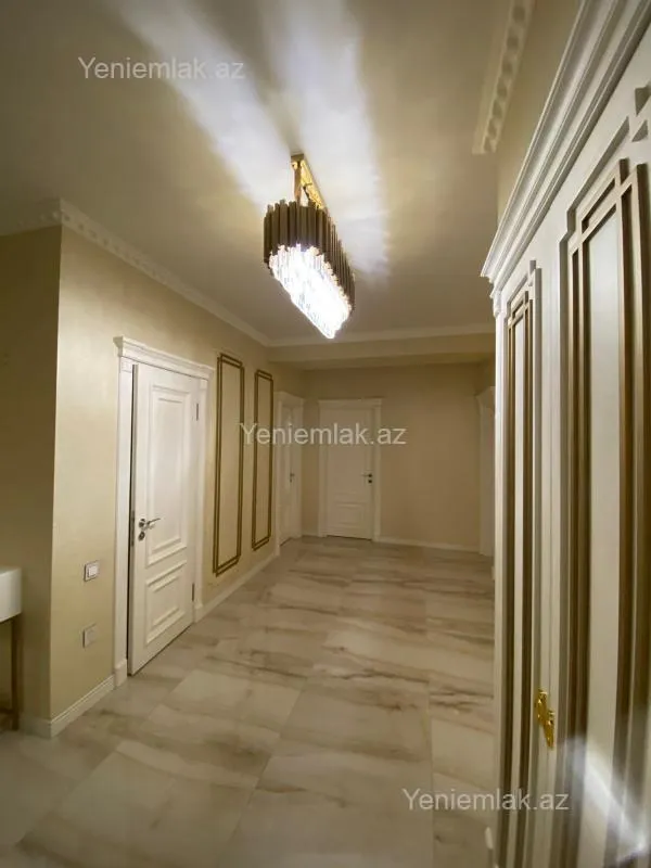 Satılır 4 otaqlı yeni tikili 130 m²