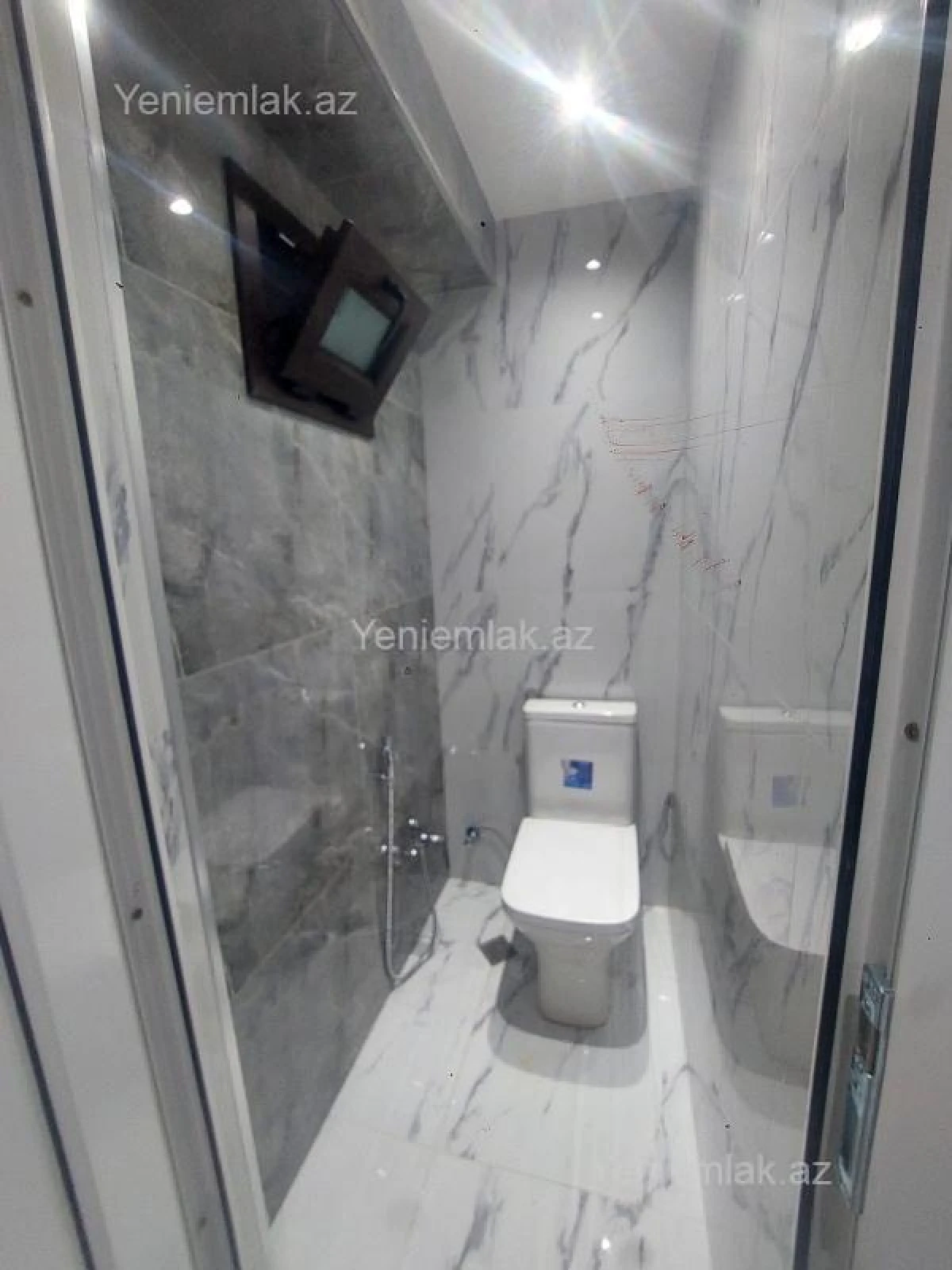 Satılır 2 otaqlı köhnə tikili 65 m²