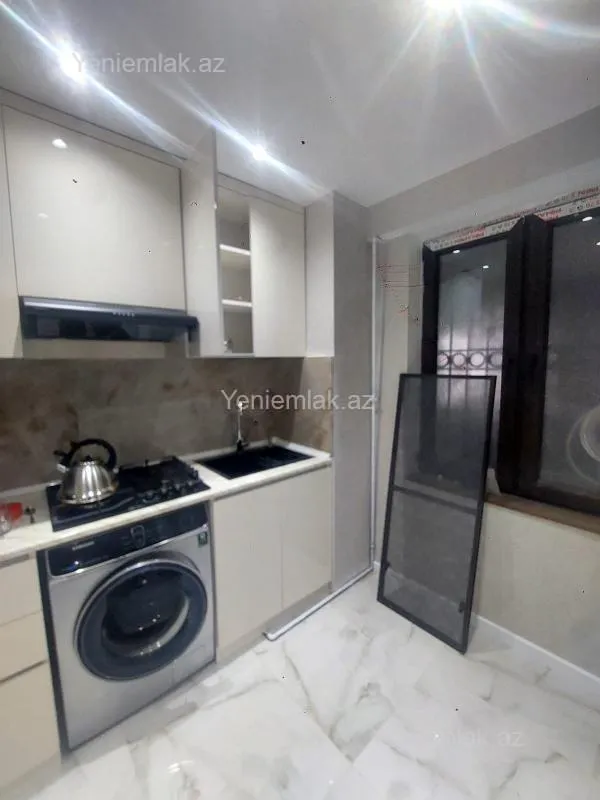 Satılır 2 otaqlı köhnə tikili 65 m²
