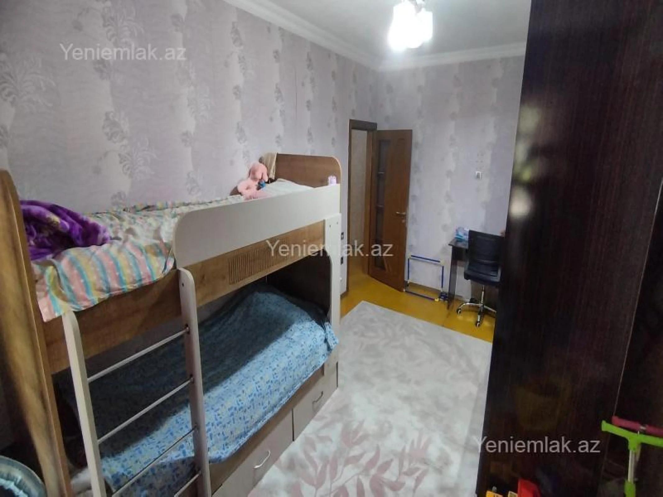 Satılır 3 otaqlı köhnə tikili 90 m²